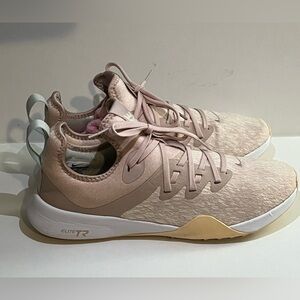NIKE Foundation Elite TR Women 8.5 Particle Beige Pink White